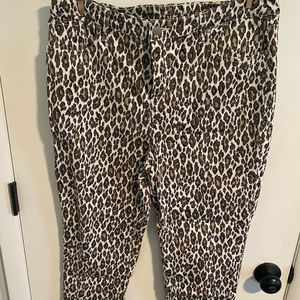 Chico’s So Slimming Girlfriend Slim Leg Ankle Leopard Print Jeans